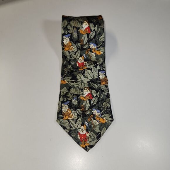 Vintage Disney Italian Silk Tie - Snow White’s Seven Dwarves Fishing In Greenery - Picture 3 of 6